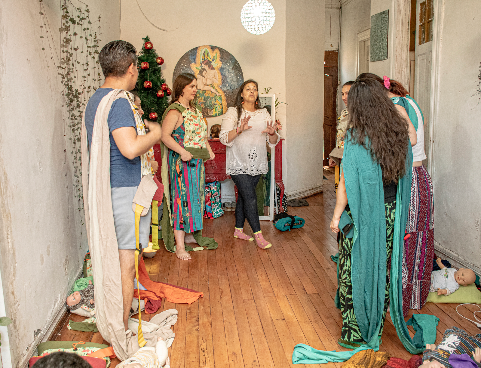 Katherine Parada impartiendo formación de entrenadoras Mei Tai