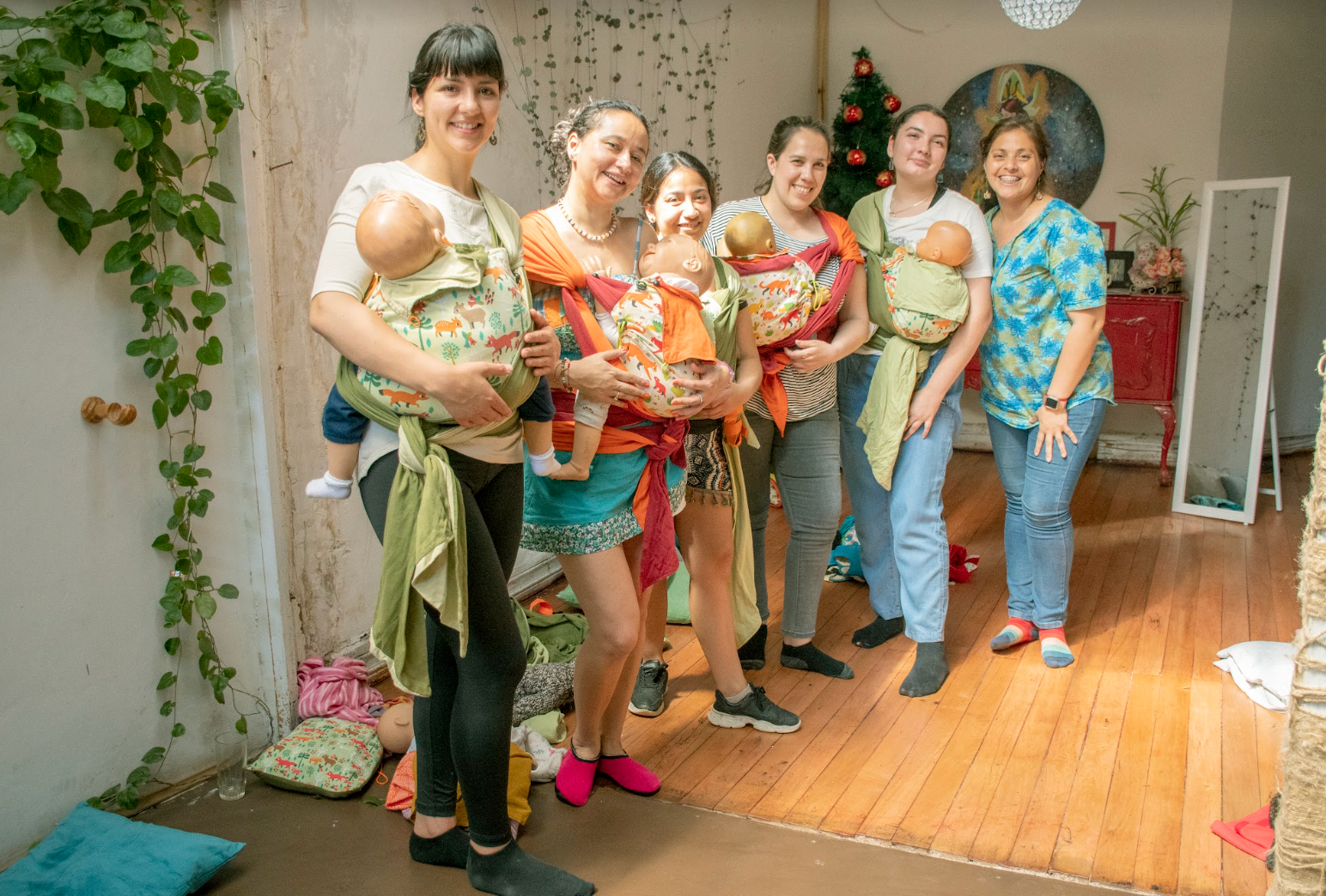 Asesoría con familia usando Mei Tai Chile Crece Contigo